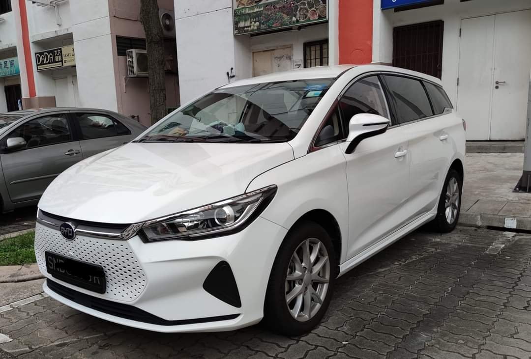 BYD EV E6 cab